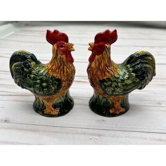 Vintage Style Rooster Chicken Ceramic Salt & Pepper Shakers Red Green Home Decor - Picture 2 of 7